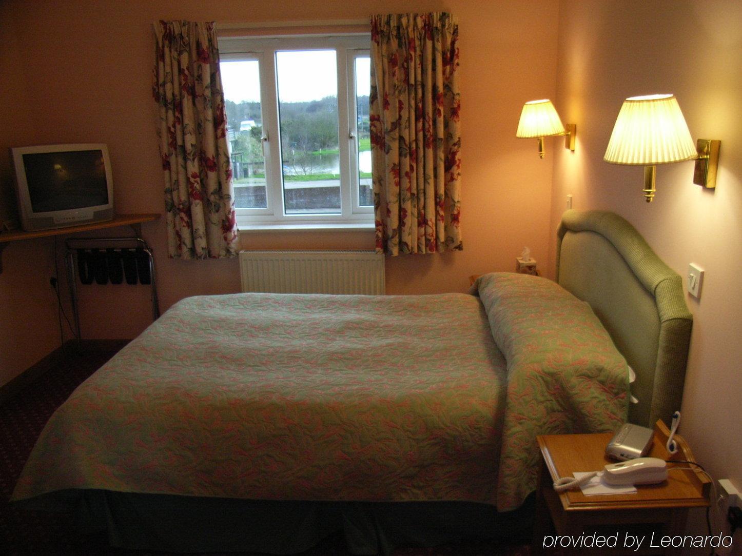 Wayford Bridge Inn Hotel 스탈햄 객실 사진